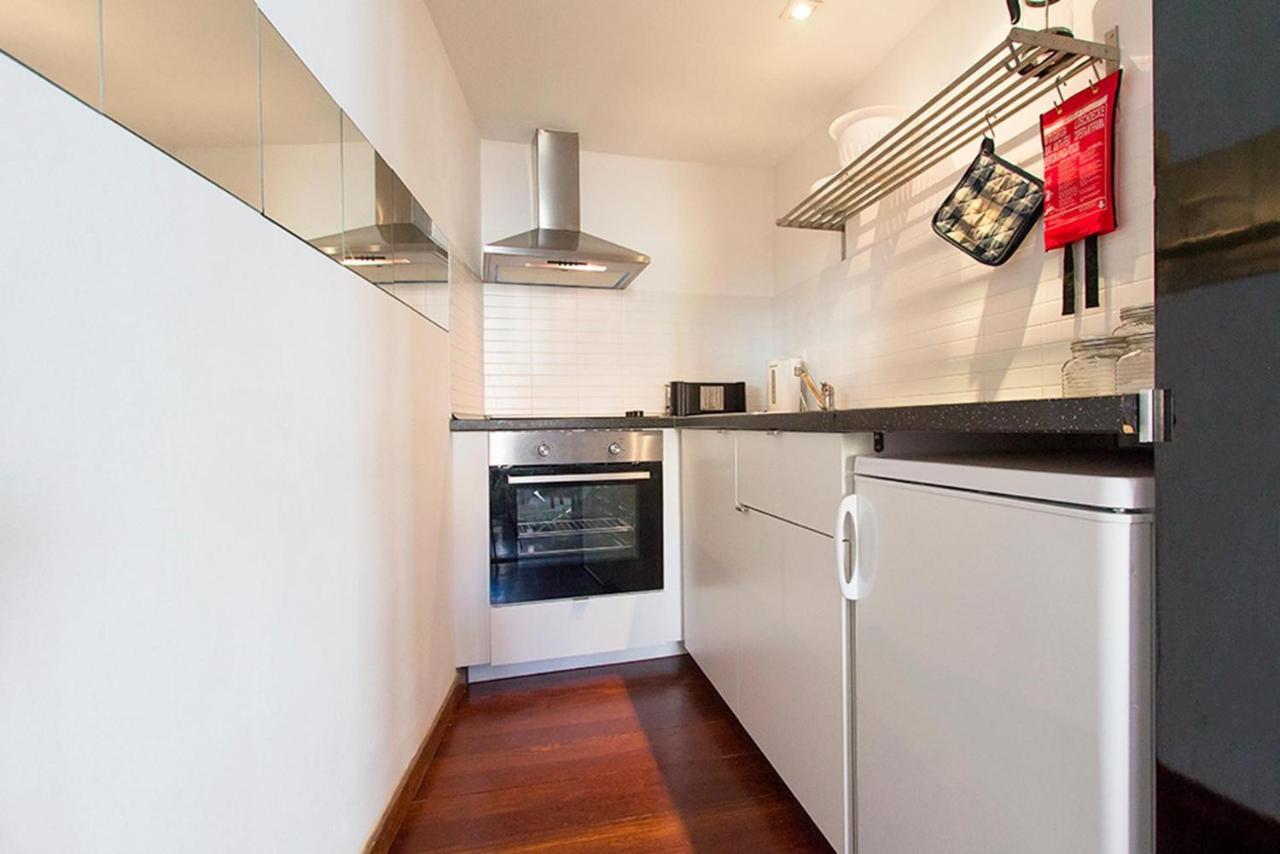 Apartment Downtown Delight By Homing *